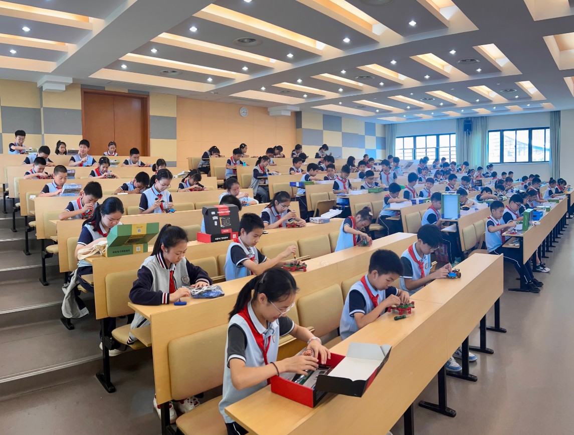 江苏省电子制作俱乐部联赛（苏州吴江站）圆满落幕 教育科技开发赋能青少年创新梦想