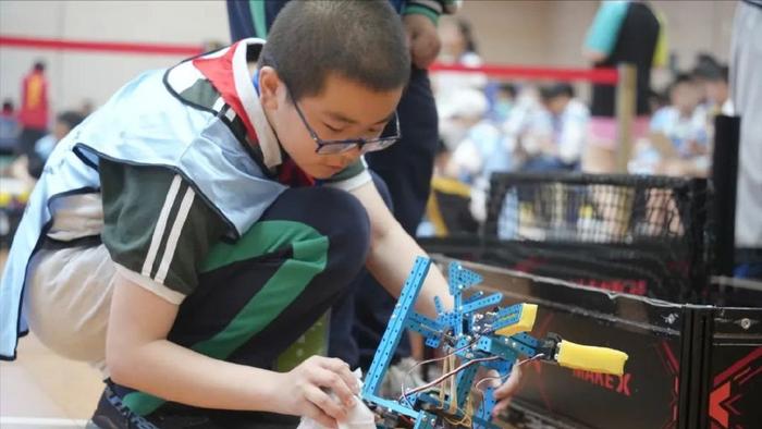 无锡市塔影中学科技教育创新成果显著 教育科技开发屡获佳绩